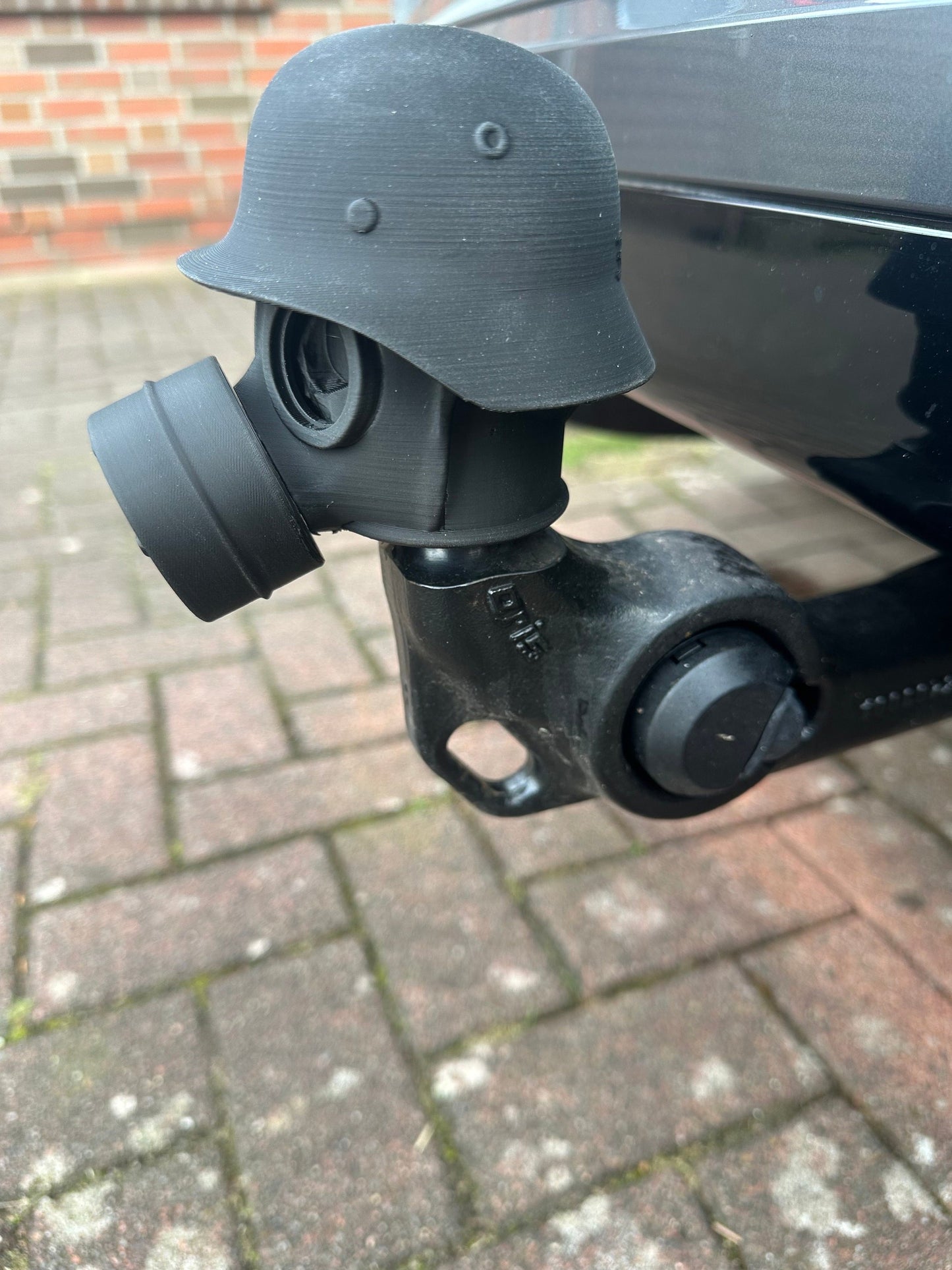 Cover cap for trailer coupling made of steel